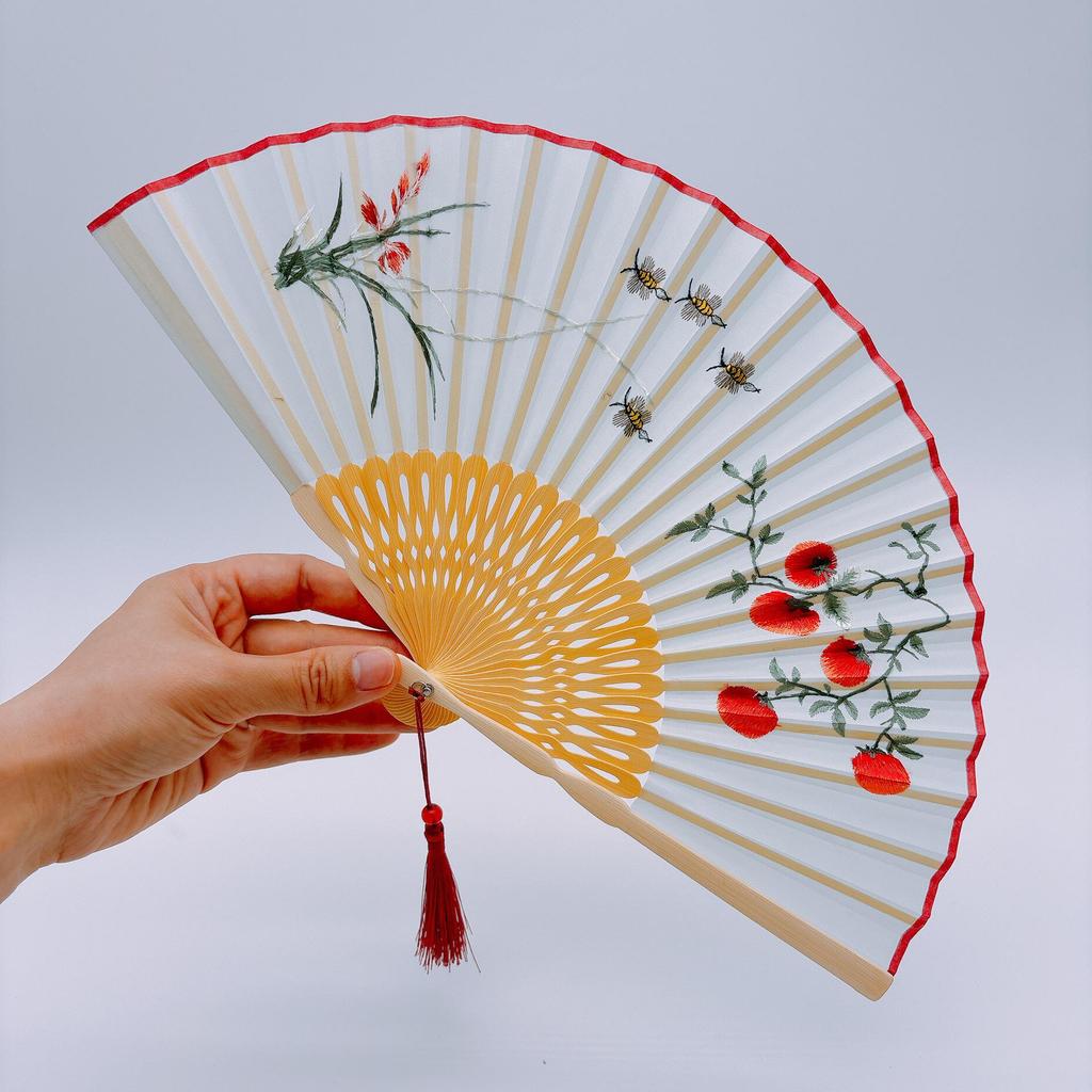 Hanfu Faltfächer im antiken Stil: Neuer chinesischer Design-Tanzfächer für Damen