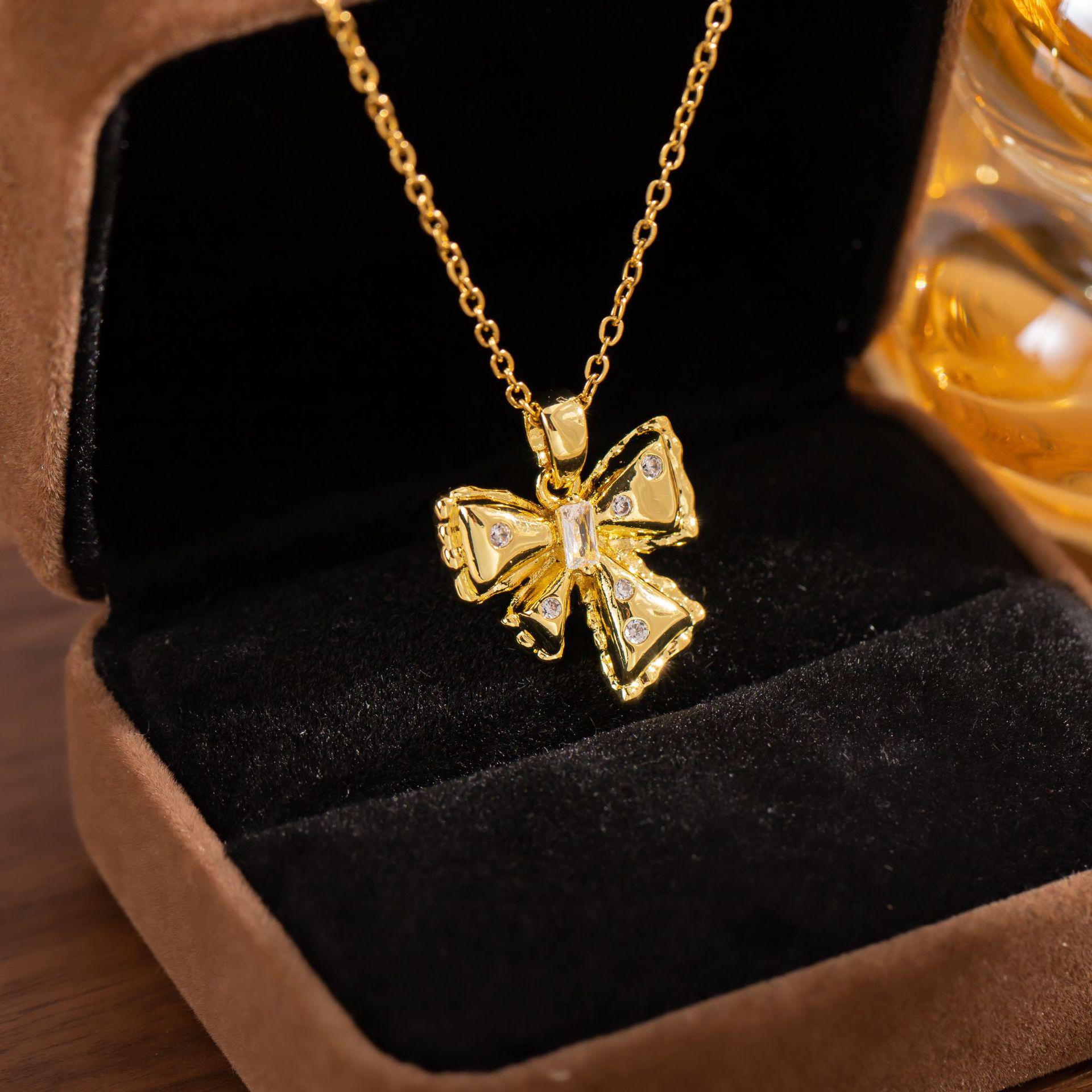 Korean Design Zircon Butterfly Pearl Pendant Necklace золотой