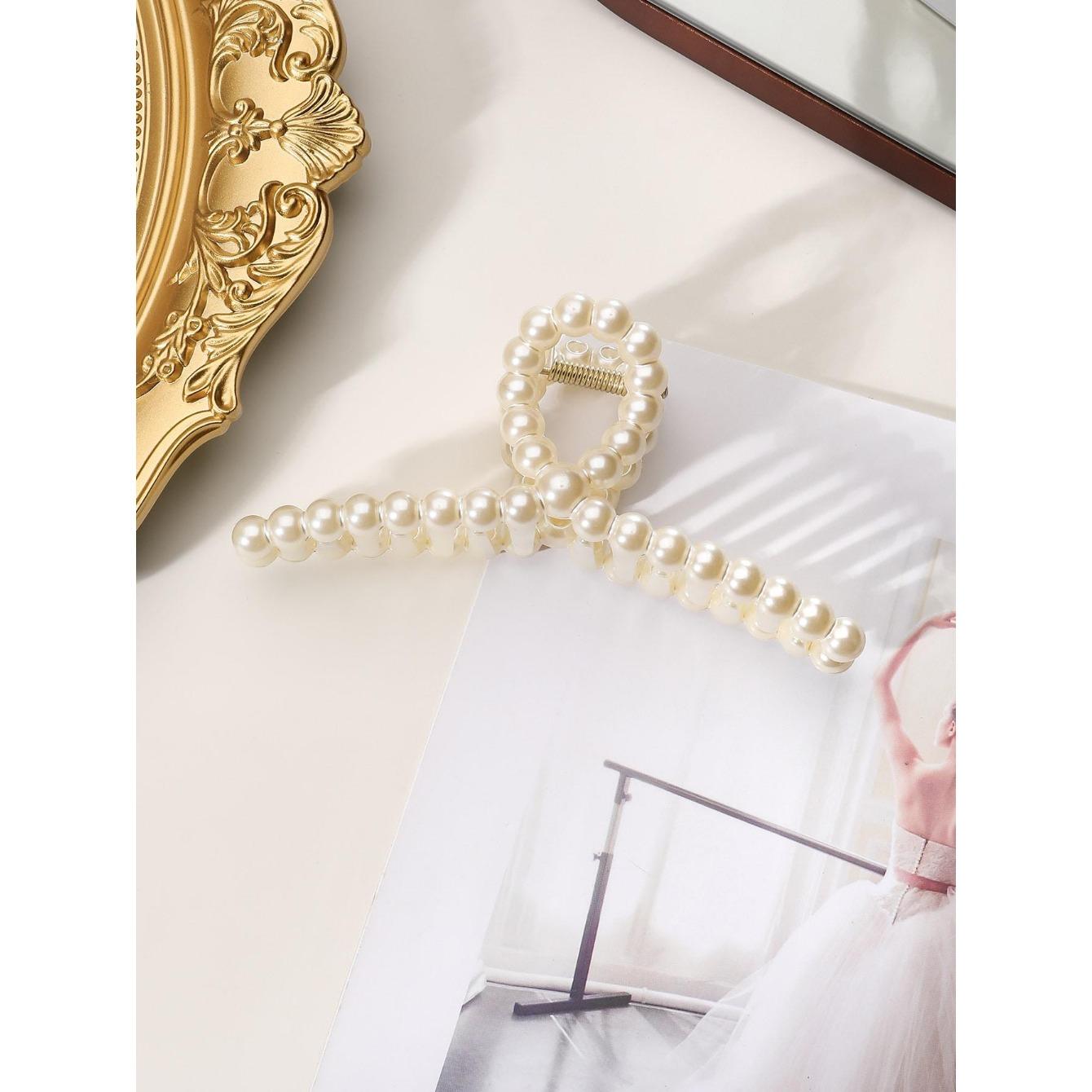 

1Pcs Large Pearl Hair Claw Clips,White Thick Long Jaw Clips Barrettes Hair Accessories for Women and Girls
