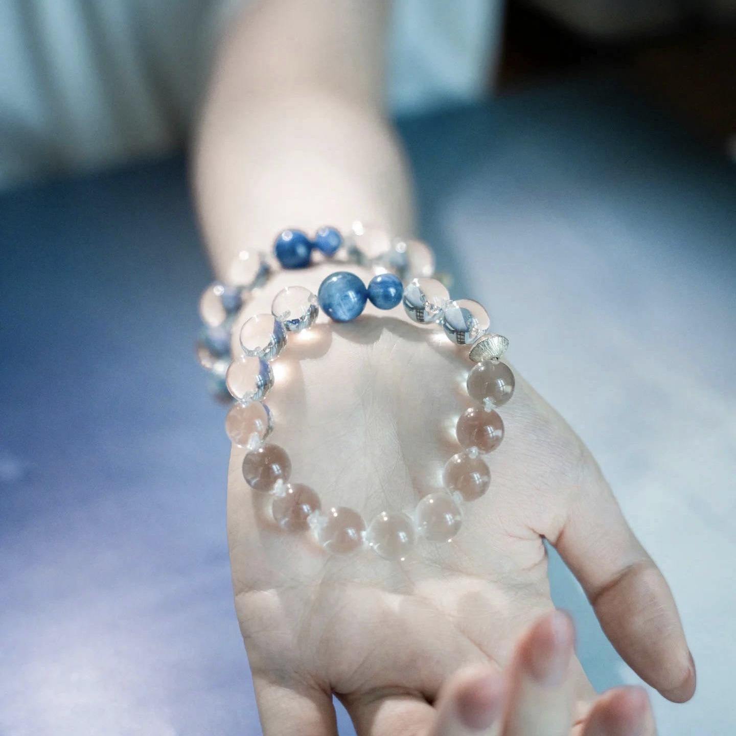 

New elastic bracelet with blue crystal and white crystal9Silver accessories in a new Chinese style, vintage, handmade, and fresh Natural white crystal blu
