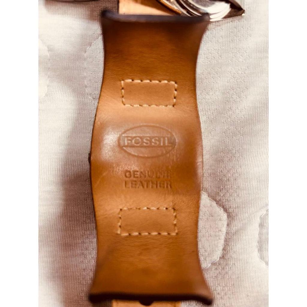 Used FOSSIL watch brown leather belt body