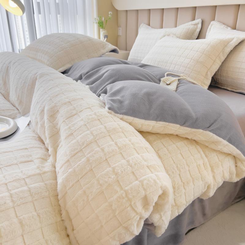 Rabbit Fleece Four-Piece Set, Thickened Milk Fleece Bed Sheet, Coral Fleece Quilt Cover, Three-Piece Flannel Bed Hat On The Bed