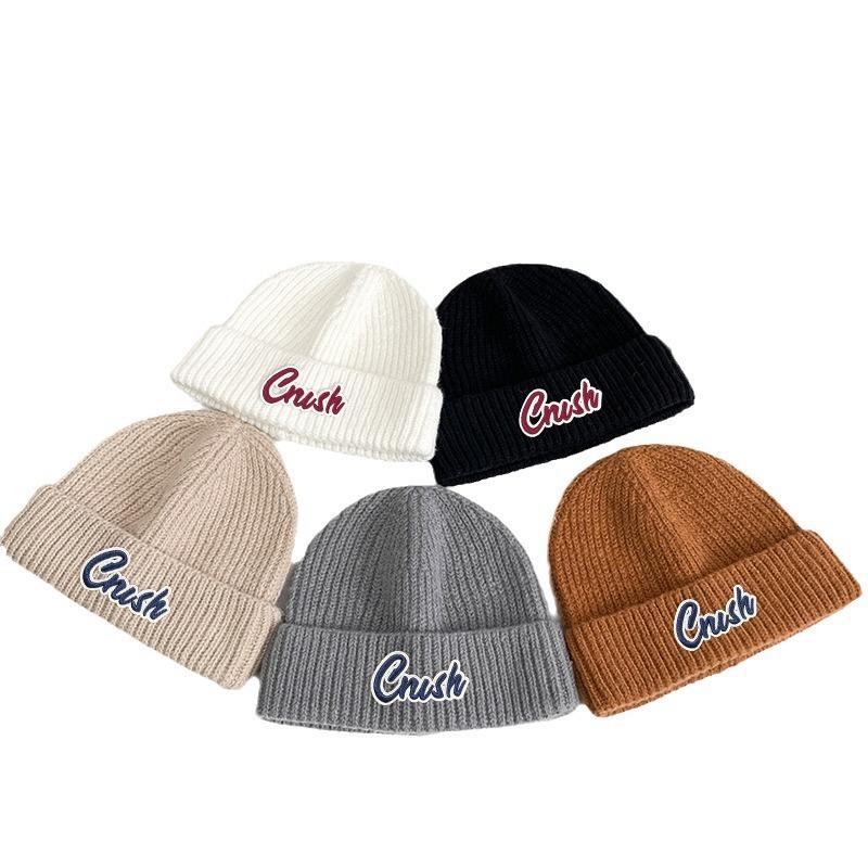 Letter-print knitted hat for women, winter Korean version, thickened, warm, ear-protecting, cold weather hat, versatile for couples, large head