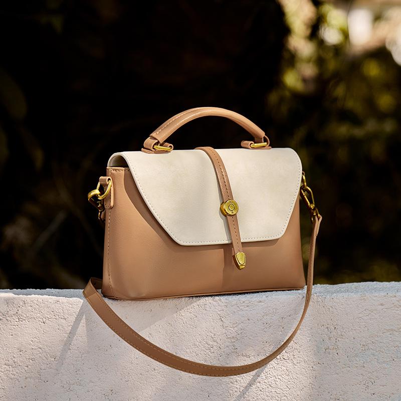 

2025 Autumn Winter Fashion New Stylish Small Square Bag Fashion Light Retro Cowhide Shoulder Bag Commuting Large Capacity Bag Long23CM、Wide8.5CM、Hi