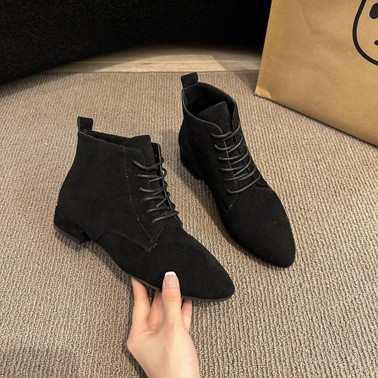 

Large size women s boots autumn and winter British style small short boots solid color suede pointed lace-up square heel Martin boots 35 чёрный