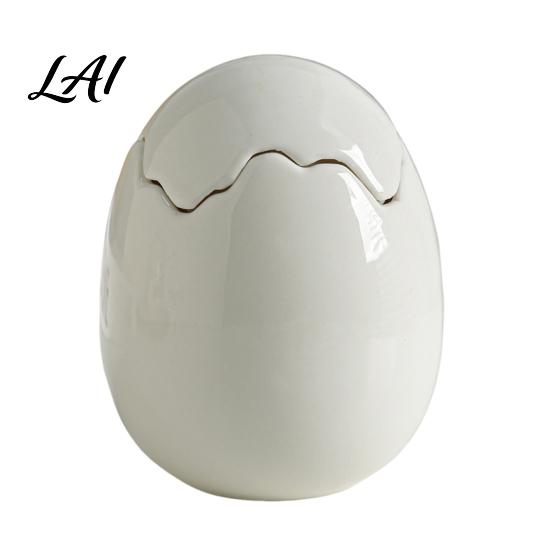 Unique Housewarming Gift Ceramic Eggshell Candle Holder for Scented Candles Candles Container Minimalist Art Ornament Home Decor Tabletop