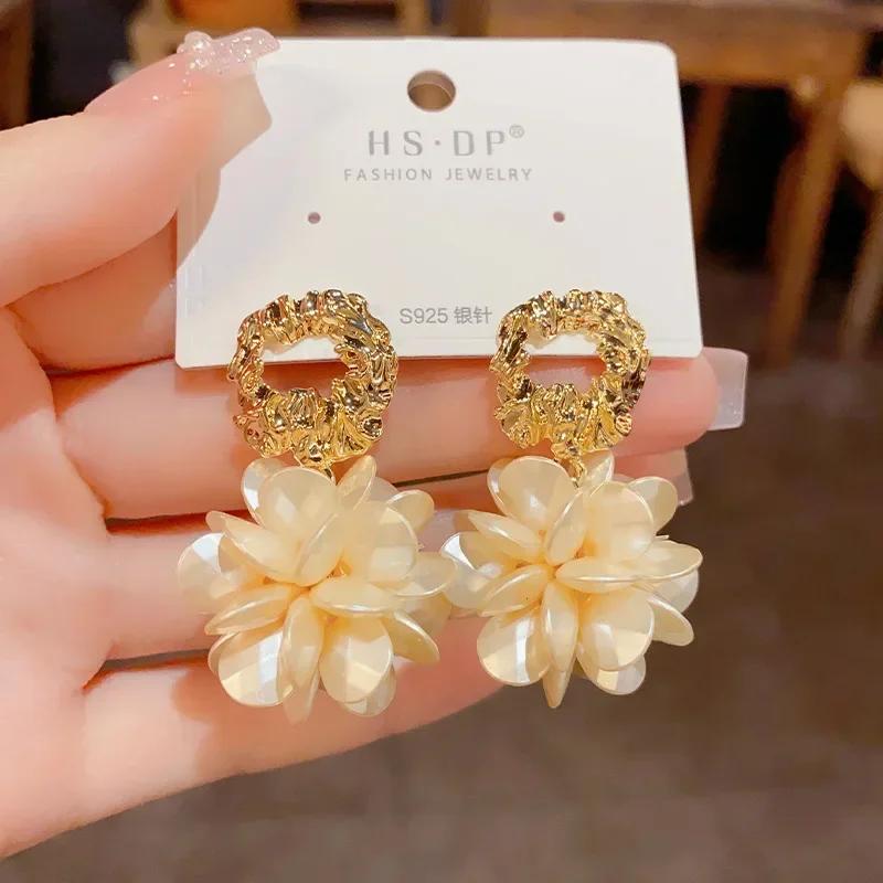 Boucle D’oreille Femmes Irregular Design Sense Metal Flower Pendant Earrings For Women Trend Jewelry Gifts For Girls