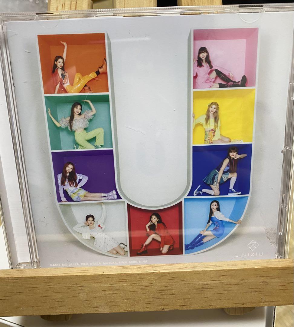 

[USED] NiziU Album U contains 12 songs