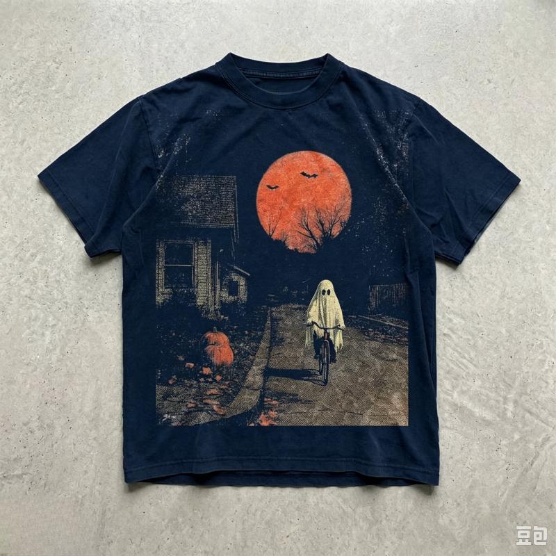 Halloween Ghost Bicycle Graphic T‑Shirt Vintage Spooky Art Print Oversized Crew Neck Short Sleeve Unisex Casual Streetwear Tee Top for Daily Wear