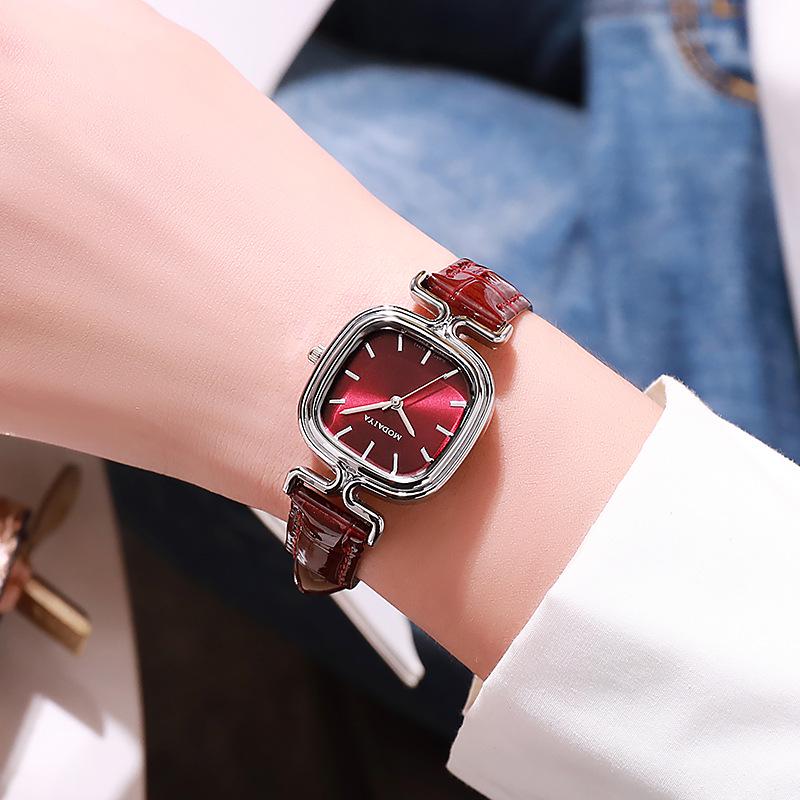 Trendy Square Dial Quartz Women's Watch - Fashionable and Versatile