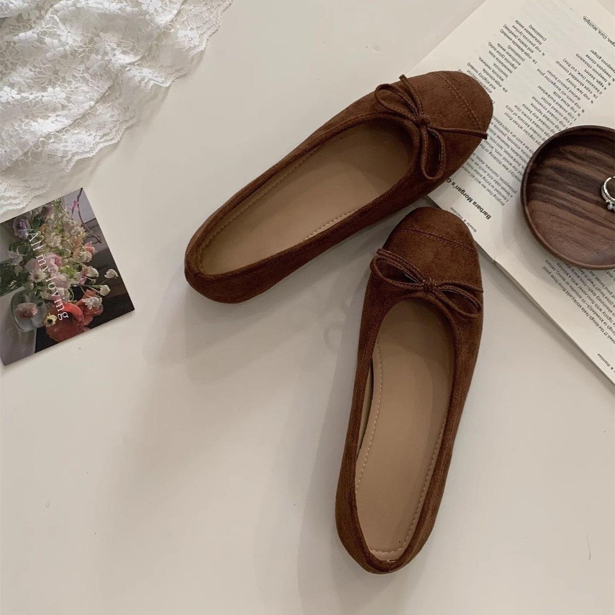 

French vintage red flat pumps for women 2025 new summer and autumn ballet suede beanie scoop shoes wedding shoes 38 коричневий