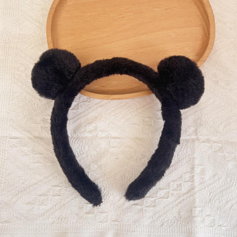 Adorable Plush Bear Ear Headband for Women: Ideal for Autumn/Winter, Face Washing, Mask Application, and Taming Flyaway Hair.