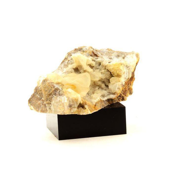 Pierres et Minéraux. Calcite. 981.5 ct. La Sambre Quarry, Landelies, Belgique.