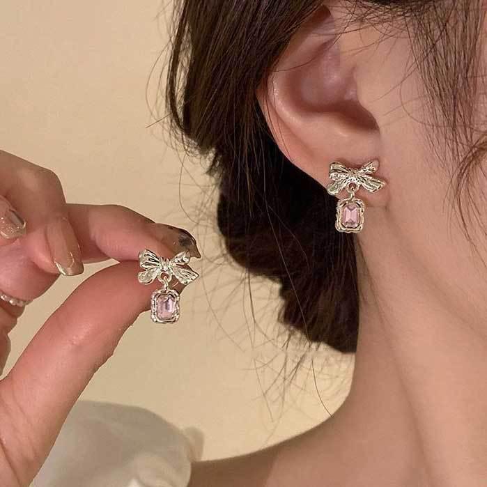 Koreanischer Stil Nicht-Piercing Ohrclip mit langem Quaste, Perlmutt Schmetterlings Design für Damen - High-End, Coole Mode.