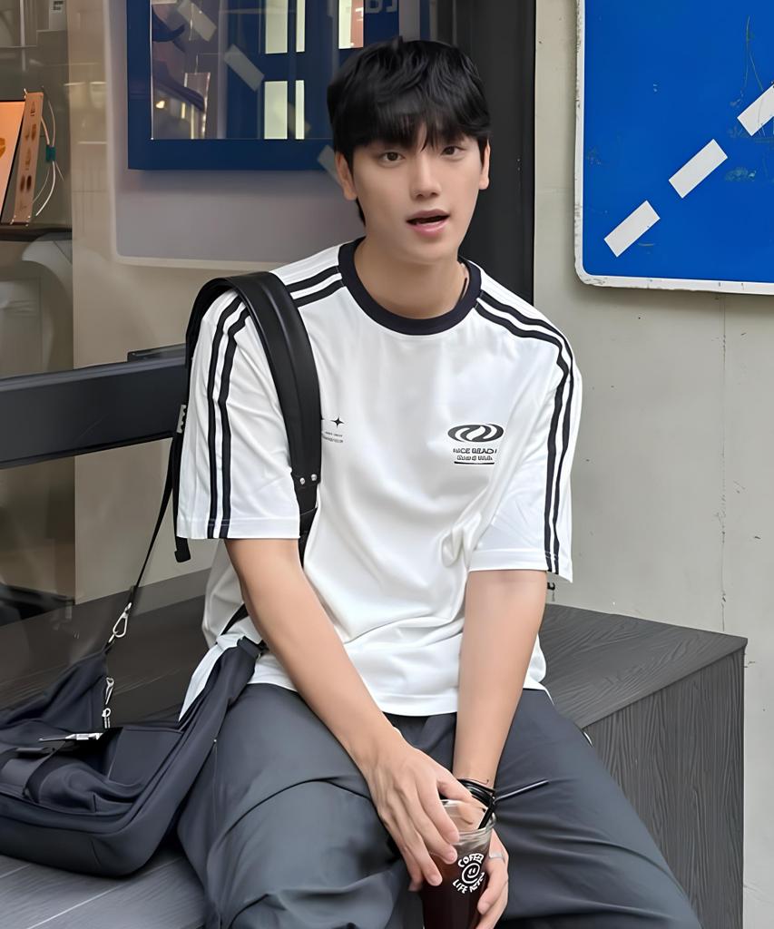 URBANDTYPE Football Jersey T-Shirt_White