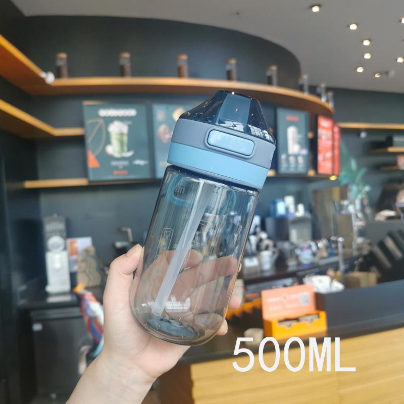 Utendørs sport plastkopper Plastkopper med praktiske håndtak og andebbsugerør for studenter.