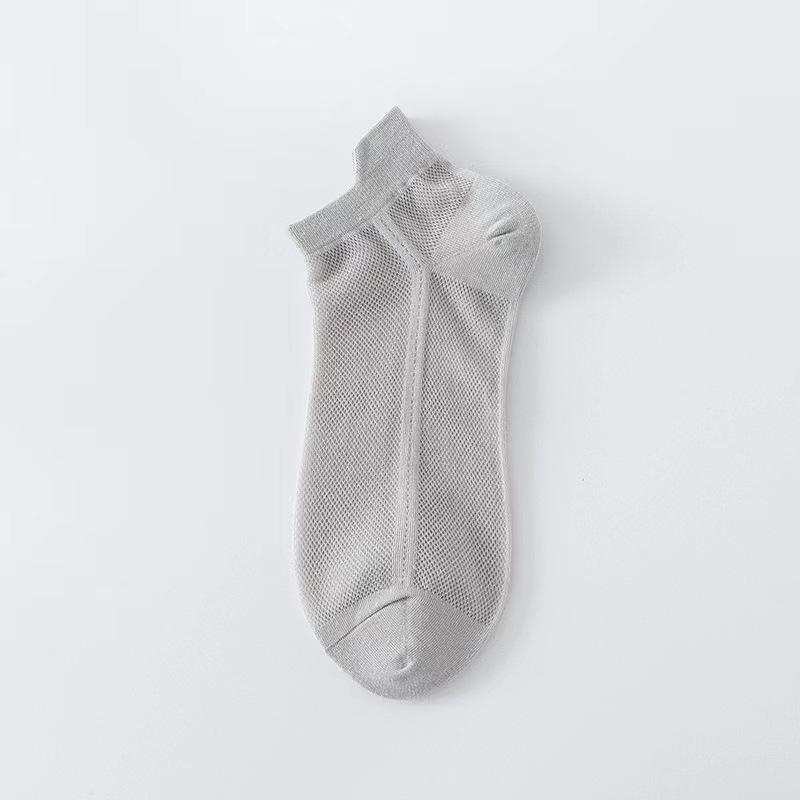 Men's Odor-Resistant Cotton Boat Socks - Low-Cut, Sweat-Absorbent, Invisible, Solid Colors for Spring/Summer