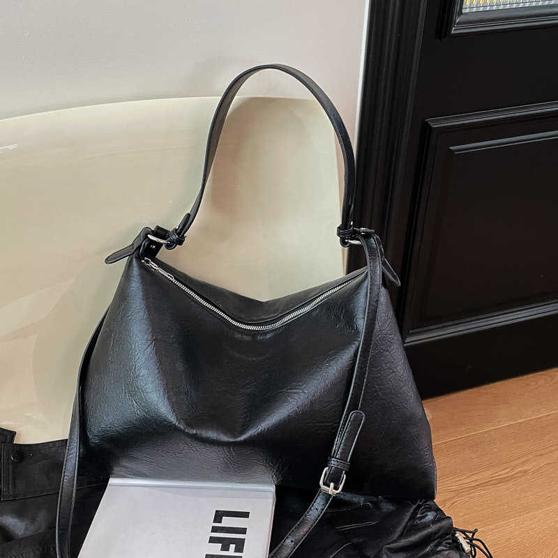 Simple Large-capacity Bag Women's 2025 New Fashion Versatile Casual Shoulder Bag Student Commuter Messenger Tote Bag