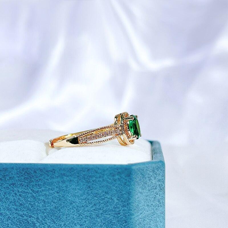 BELLA BOX Classic Women Ring With Oval Shape Zircon Adjust Size