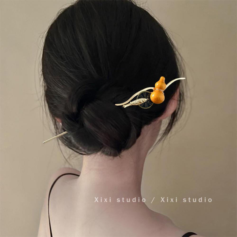 Small Chinese Style Gourd Hairpin: Ancient Design with Tassel, Copper Coin, and Bell