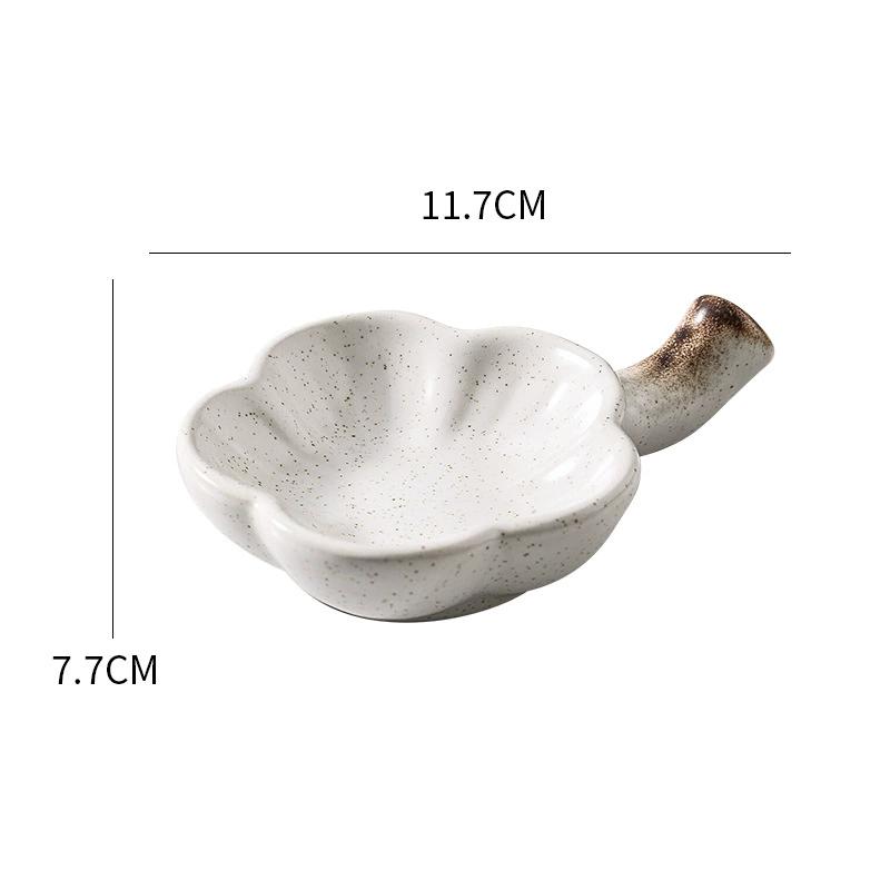 Japanese Style Ceramic Flavored Sauce Dishes Flower Shape With Creative Handles Household Fruit Sushi Plates Kitchen Supplies