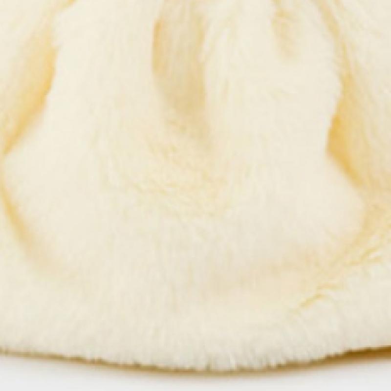 Daiso Fuzzy Pouch  Medium 