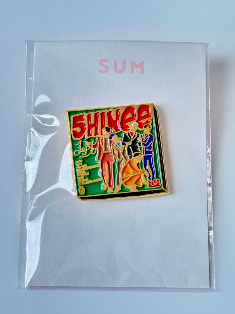 

[USED] SHINee pin badge