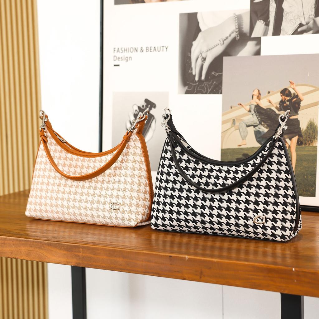 2024 New Autumn/Winter Houndstooth Underarm Bag, Niche High-End Fashion Versatile Canvas Shoulder and Crossbody Women's Bag
