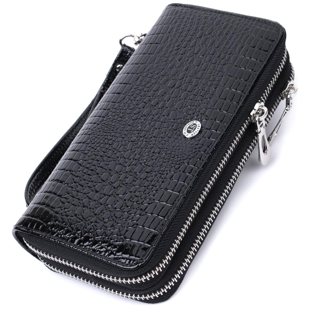 

Стильний фактурний клатч на два відділення з лакованої шкіри ST Leather 22693 Чорний