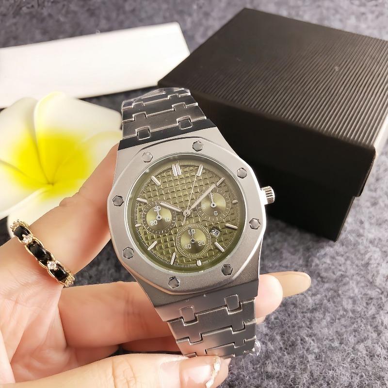 Luxury silver men's watch, green disc chronograph, steel belt quartz watch, business commuter fashion men's accessories watch