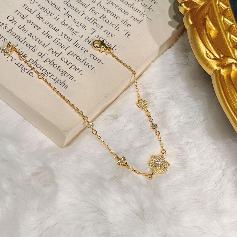 

Star Full Diamond Rose Collarbone Chain Bracelet Star Same Flower Necklace Light Luxury High-End Set