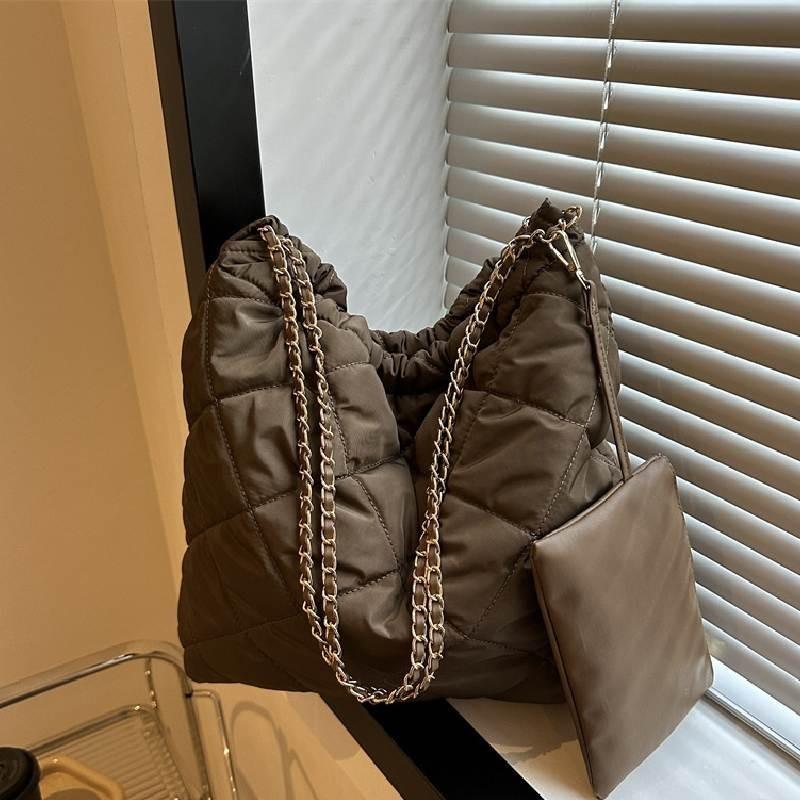 Large Capacity Diamond Grid Commuter Single Shoulder Bag For Women Simple Chain Crossbody Bucket Bag New Autumn And Winter Collection)