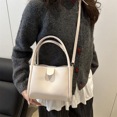 High Value Fashion Bag Women's Niche Messenger Bag Foreign Style Simple Casual Bucket Bag Women