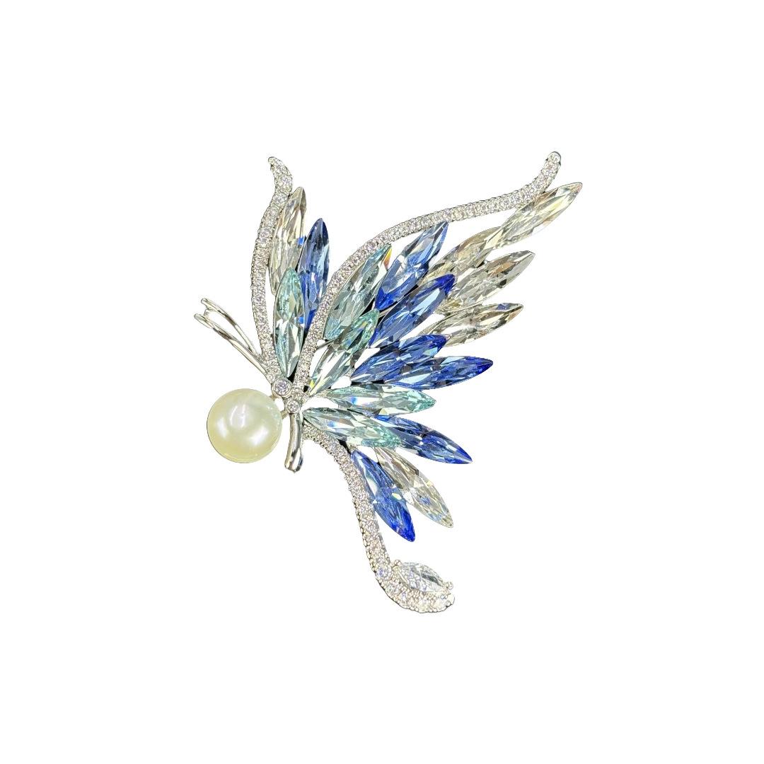 

High sense of gradual change crystal butterfly brooch women s noble luxury atmosphere suit coat high-end corsage pin
