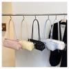 Einfache und modische koreanische Version Nischen-Achseltasche Damen Frühling Neu Süßer und cooler Stil Personalisierte tragbare Umhängetasche Damen