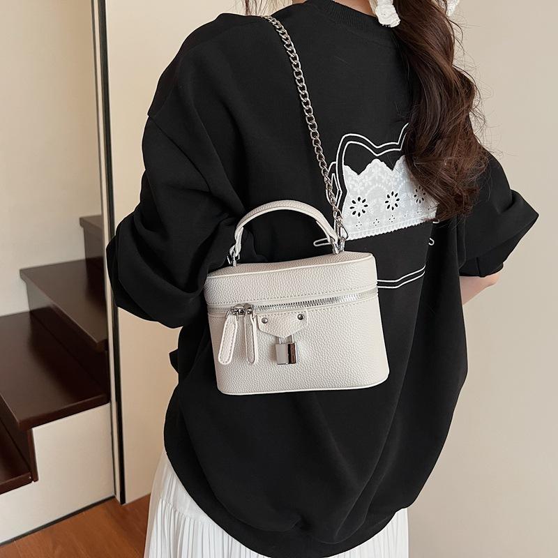 Niche design box bag exquisite hand bag women's new versatile fashion chain mini messenger bag
