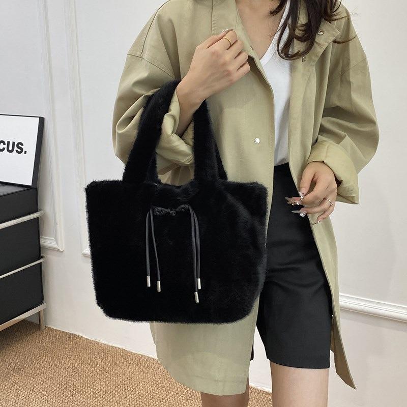 Underarm Plush Bag Women's Fashion Trend Large Capacity Tote Bag Crossbody Shoulder Women's Bag Handbag