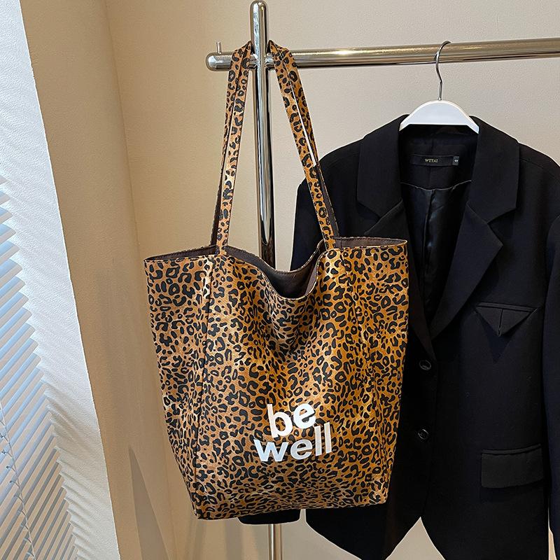 Retro leopard print canvas bag shopping bag tote bag women's 2025 new casual canvas bag portable student cloth bag