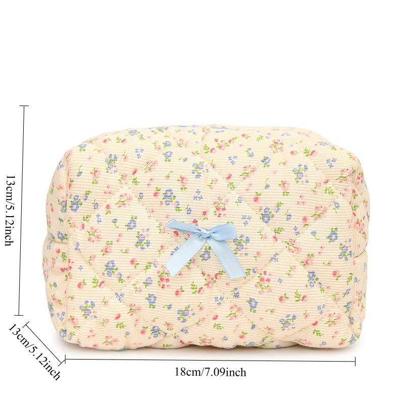 Women's Travel Organizer Cosmetic Toiletry Pouch Cute Make Up Handbag Clutch Purse Fashion Flower Quilted Makeup Storage Bag