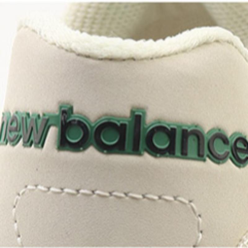 New Balance 860 Beige