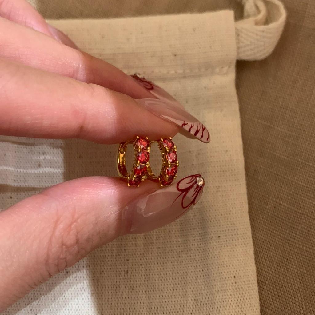 Hot Selling Unique Red Diamond and Zircon Matching Niche Earrings, Fashionable, Exquisite, High-end and Simple