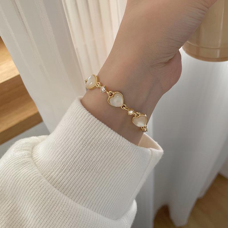 Adjustable Cat's Eye Stone Love Bracelet - Fashionable Jewelry for Women