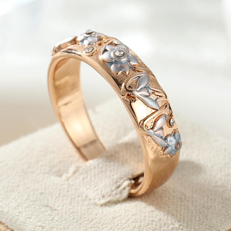 Gorgeous Inlaid White CZ Flower Women's Ring Classic Gold Color Hand Carving Daily Wear Party Jewelry Anniversary Gift