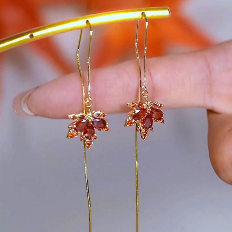Elegant Red Crystal Maple Leaf Earrings Fashion Tassels Ear Ring Temperament Rhinestone Earwear Trendy Statement Pieces