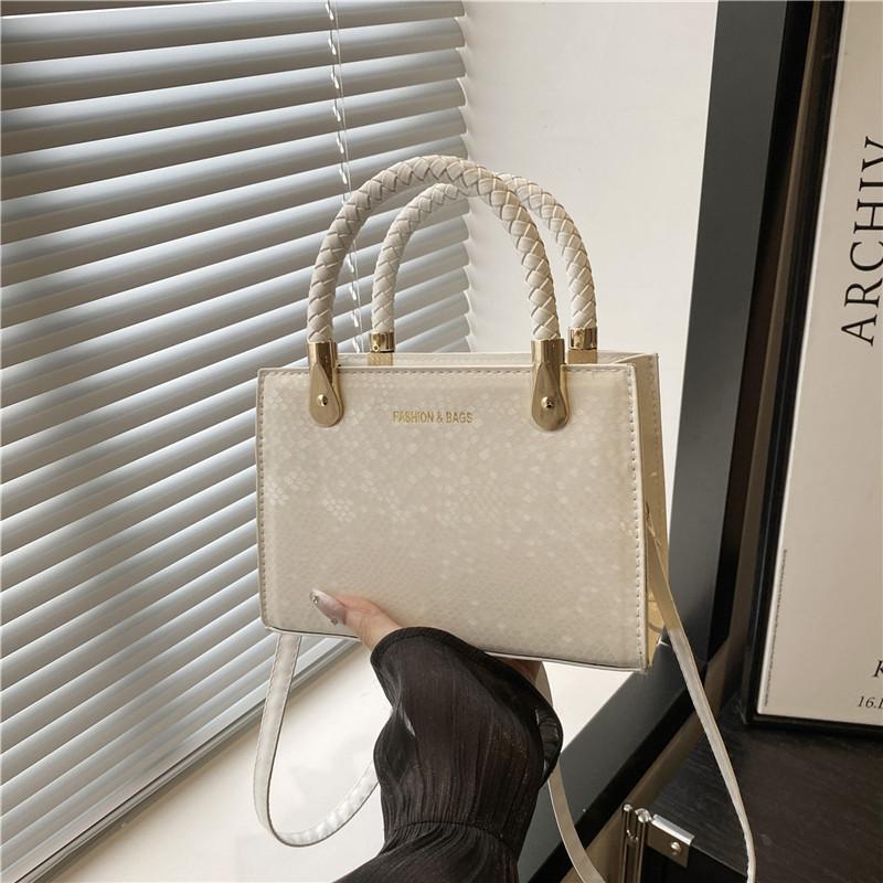 Retro Fashion Small Square Handbag With Zipper Closure And Inner Phone Pocket