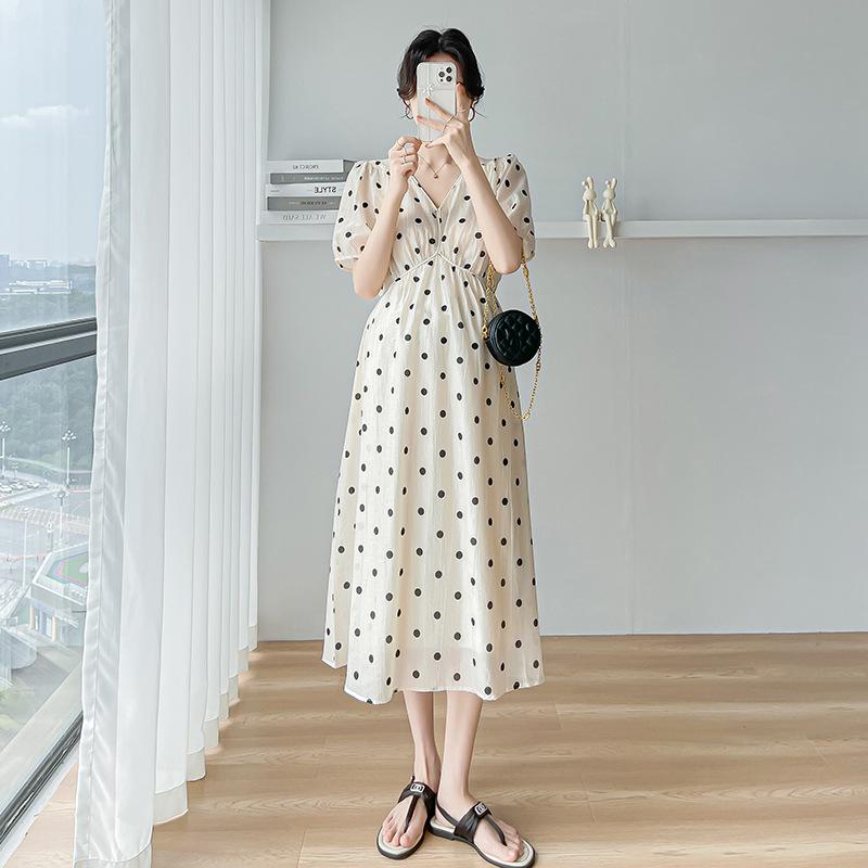 

Summer Polka Dot V-Neck Dress: Retro French Style with Puff Sleeves for Expecting Mothers. L
