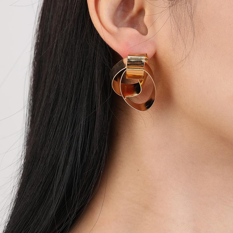Light luxury vintage accessories, fashionable niche and personalized multi-layer circle earrings, 1011 new trendy round hoop earrings and studs