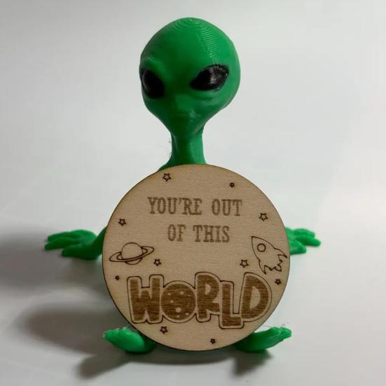 Alien Ornament Engraved Alien Decoration Desktop Ornament with Fine Engraving Design Bedroom Office Decor