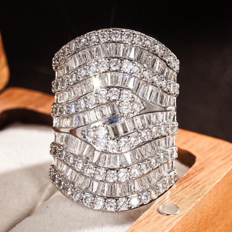 Huitan Gorgeous Women Ring CopperColor Full Sparkling Cubic Zirconia Luxury Wedding Party Accessories Lady Geometric Jewelry