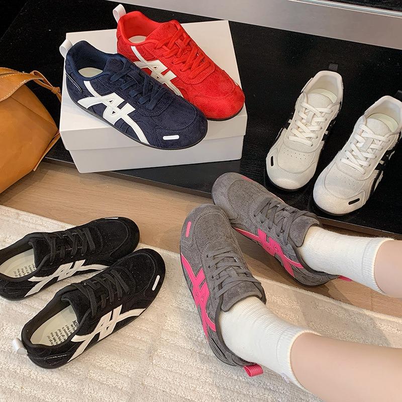 Red strap women's autumn new casual board shoes flat student sneakers